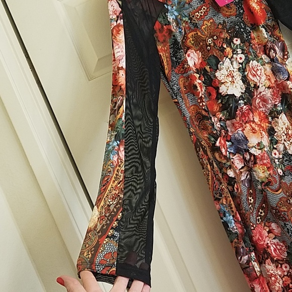 Brand new dress - Picture 2 of 7